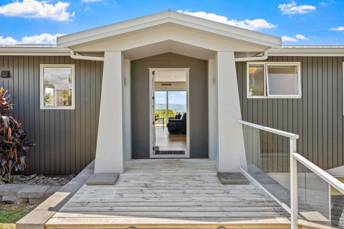 300 Whangaparaoa Road_5