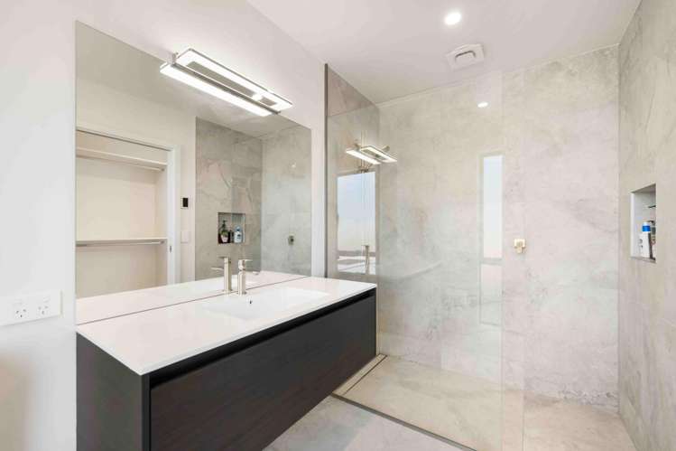 6 Moonstone Street Albert Town_14