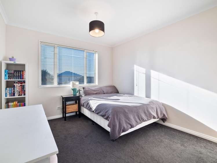 15 Sutton Place Dallington_18