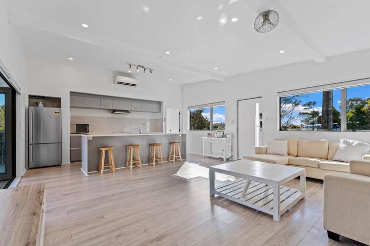 7 Vipond Road Stanmore Bay_2