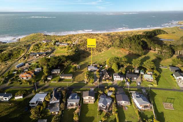 Rare Moana Street Opportunity!