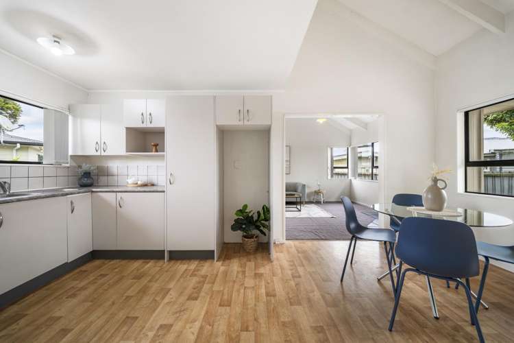 2/12 Edmund Hillary Ave_4