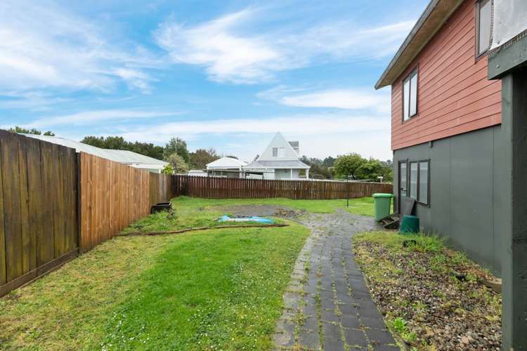 1/15 Seaglen Place Botany Downs_18