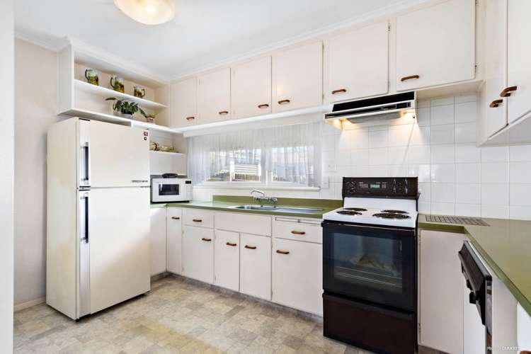 11 Exminster Street Blockhouse Bay_10