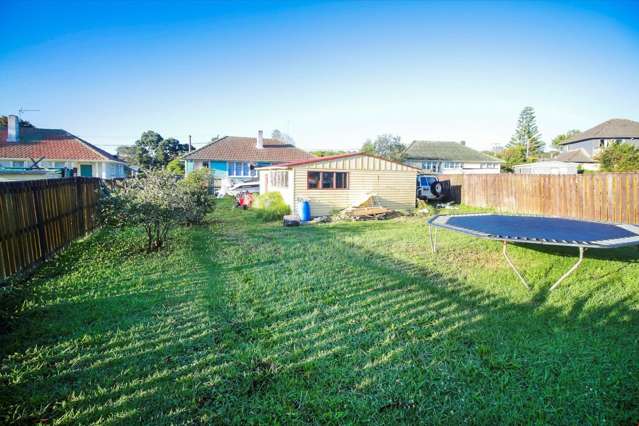 16 Hill Crescent New Lynn_3