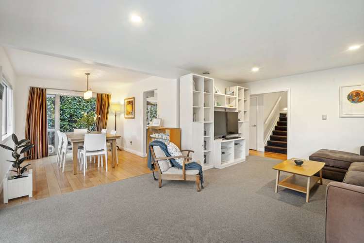 2/7 Phillip Parade Forrest Hill_8