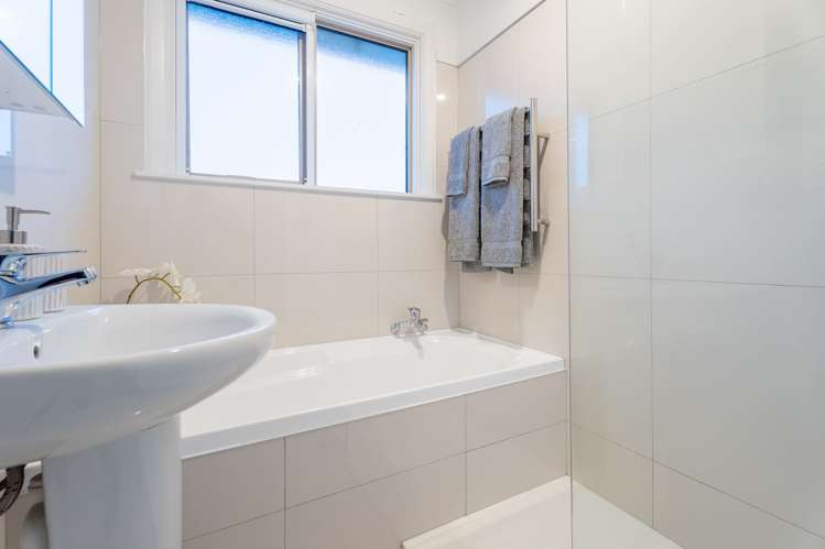 666 Avonside Drive Avonside_11