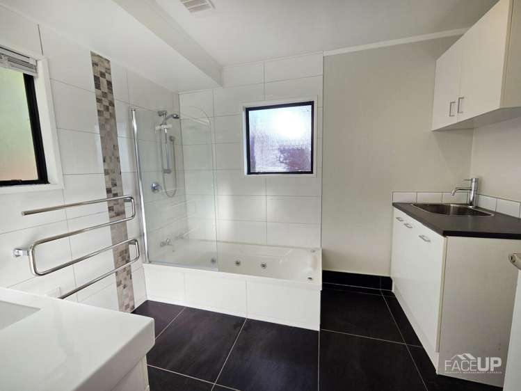 1 Fernhaven Place Massey_16