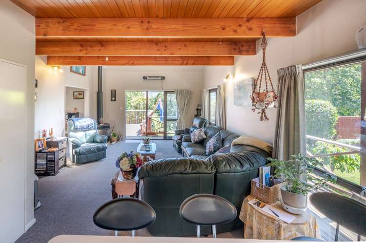 5 Ngaio Grove Robinsons Bay_11