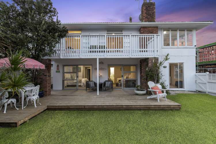 7 Hostel Access Road Eastern Beach_12