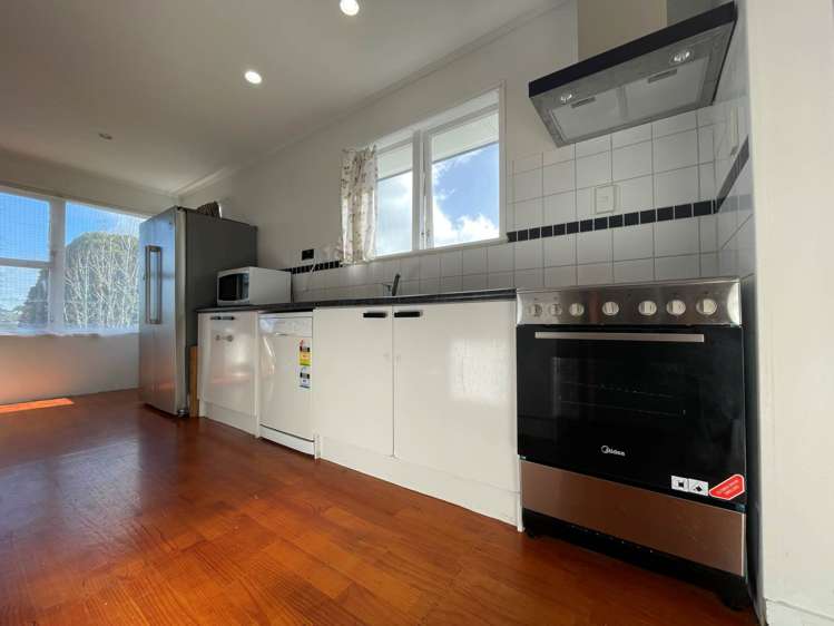 10 Hobart Crescent Wattle Downs_17