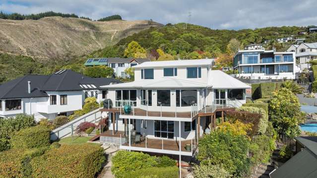 Architectural Elegance - Unrivalled Views