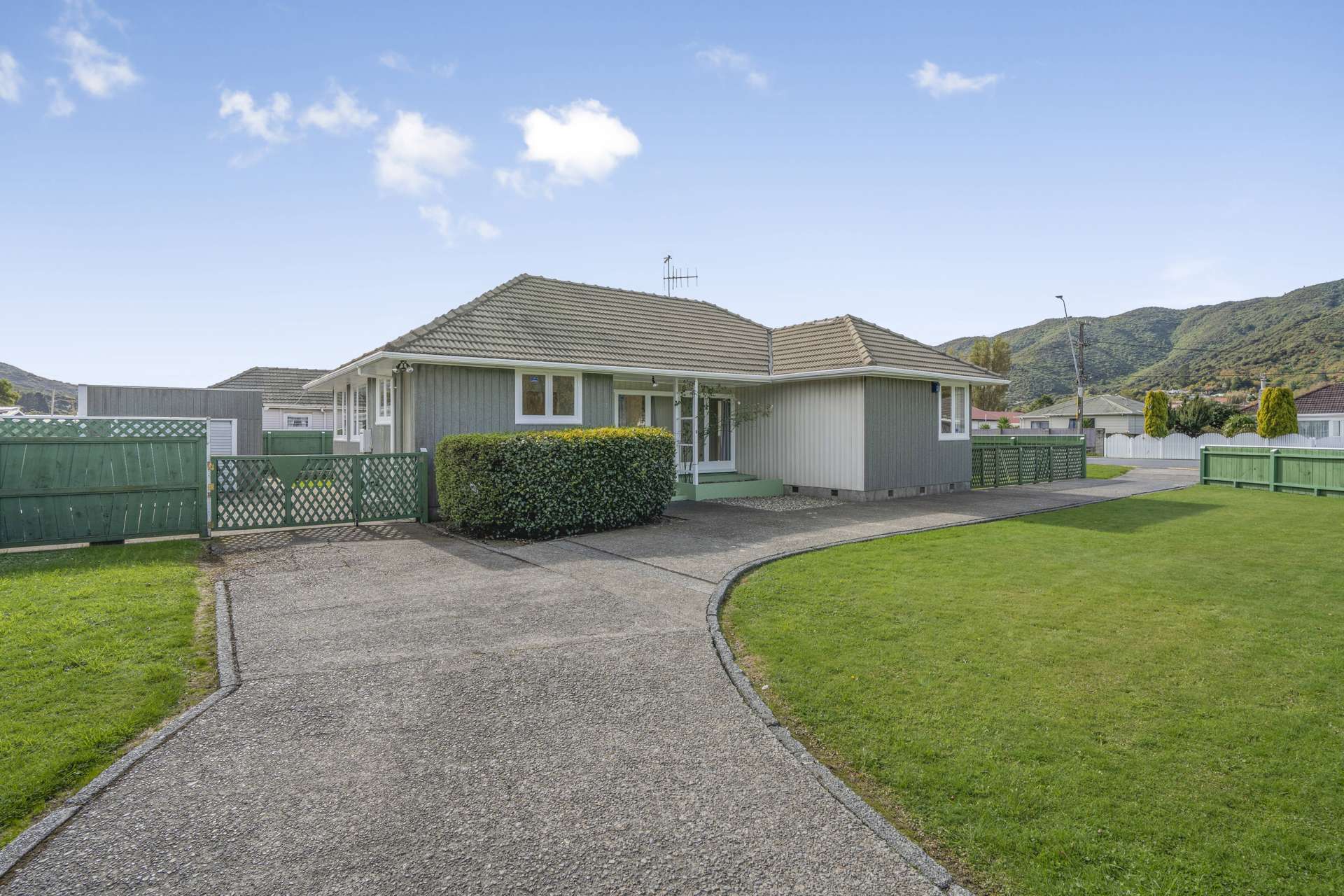 2 Devon Street Wainuiomata_0