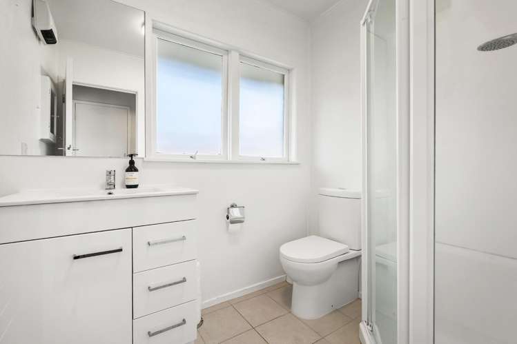 2/27 Sydney Street Hauraki_12