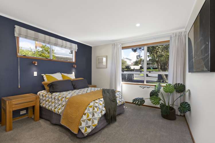 49 Cron Avenue Te Atatu South_11