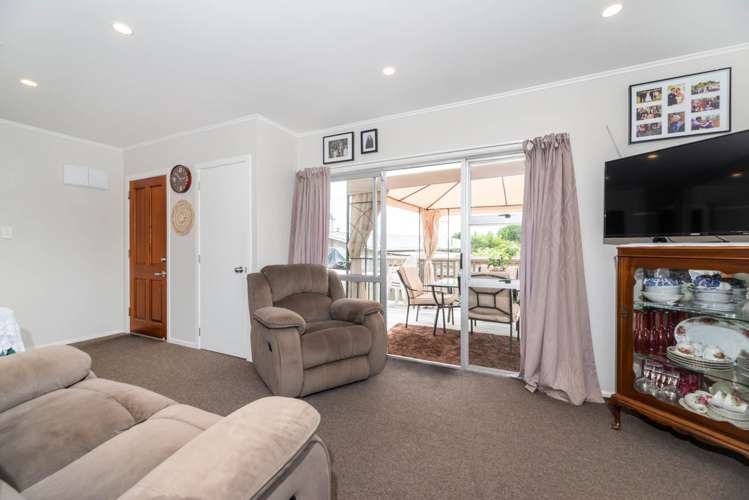 5b Sheehan Road Te Atatu South_6