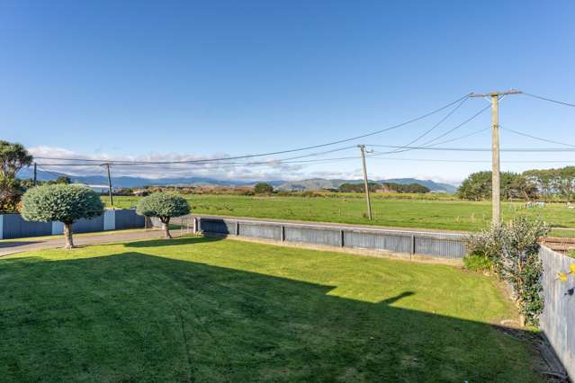 2 Kiharoa Street Otaki Beach_3