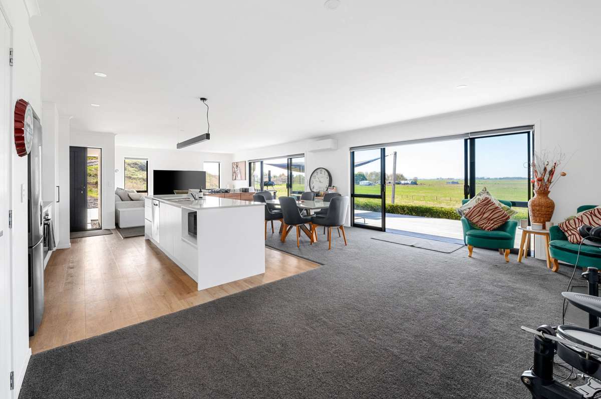 411 Tuhikaramea Road_3