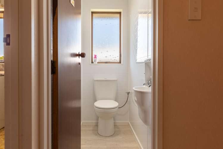 6 Guy Street Dannevirke_17