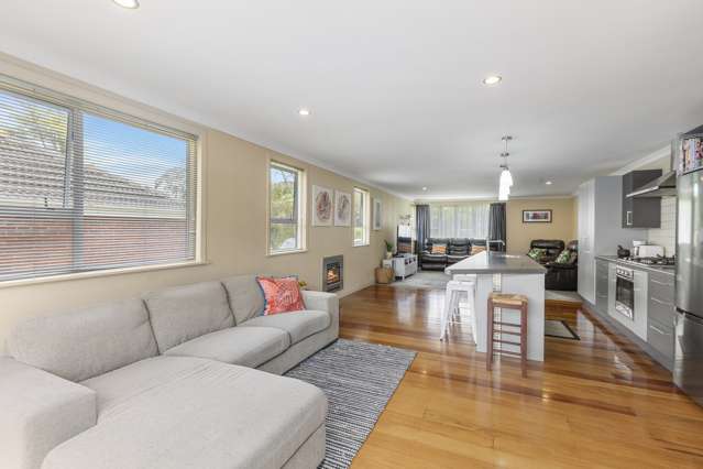 2/82 Horoeka Street Stokes Valley_2