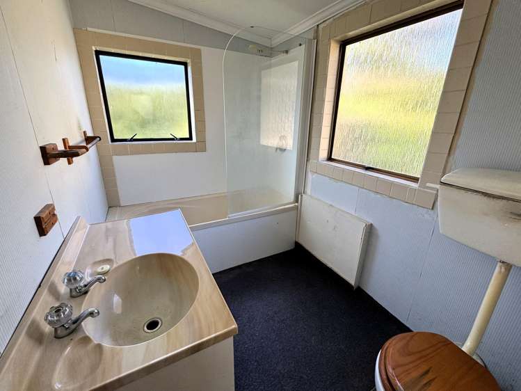 7 Rimu Street Kaka Point_14