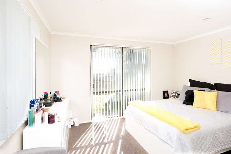 8 Simpson Road Ranui_11