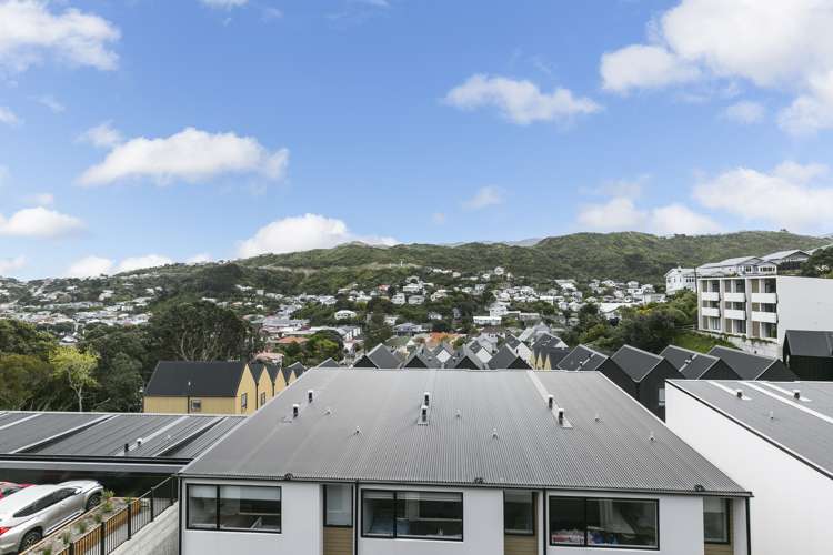 304/11 Jean Caldwell Way Island Bay_11