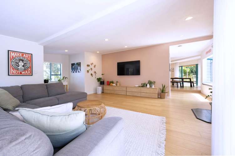 24 Rauhuia Crescent Parau_2