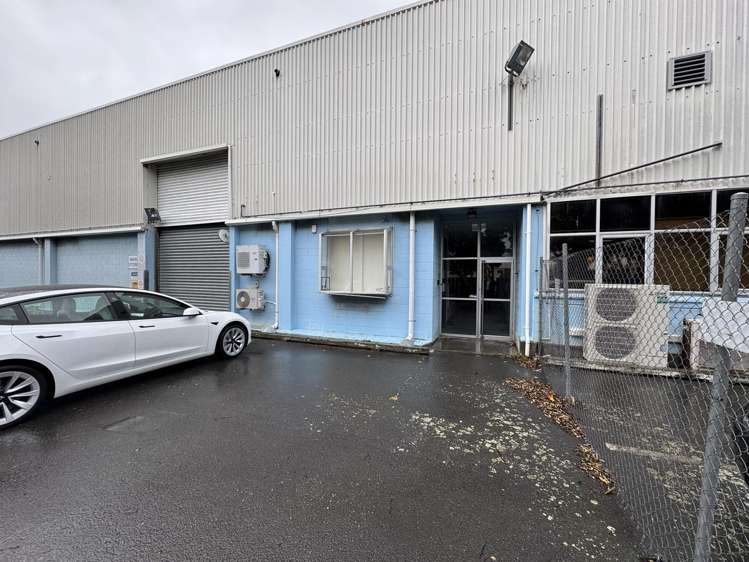 Rear warehouse/20 Kingsford Smith Street Rongotai_7