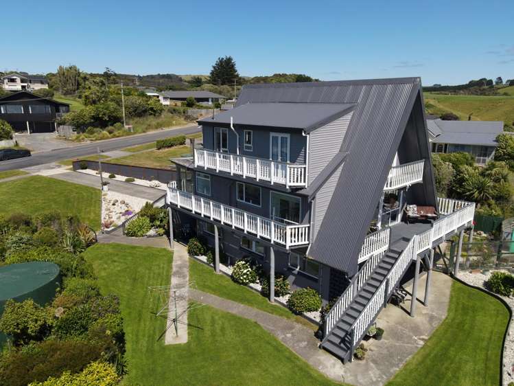 10 Rimu Street Kaka Point_38