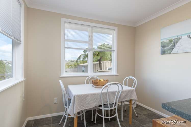 11 Penguin Grove Waitangirua_4