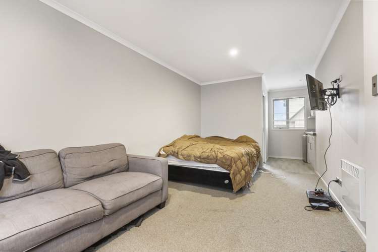 3/181 Knighton Road Hillcrest_5