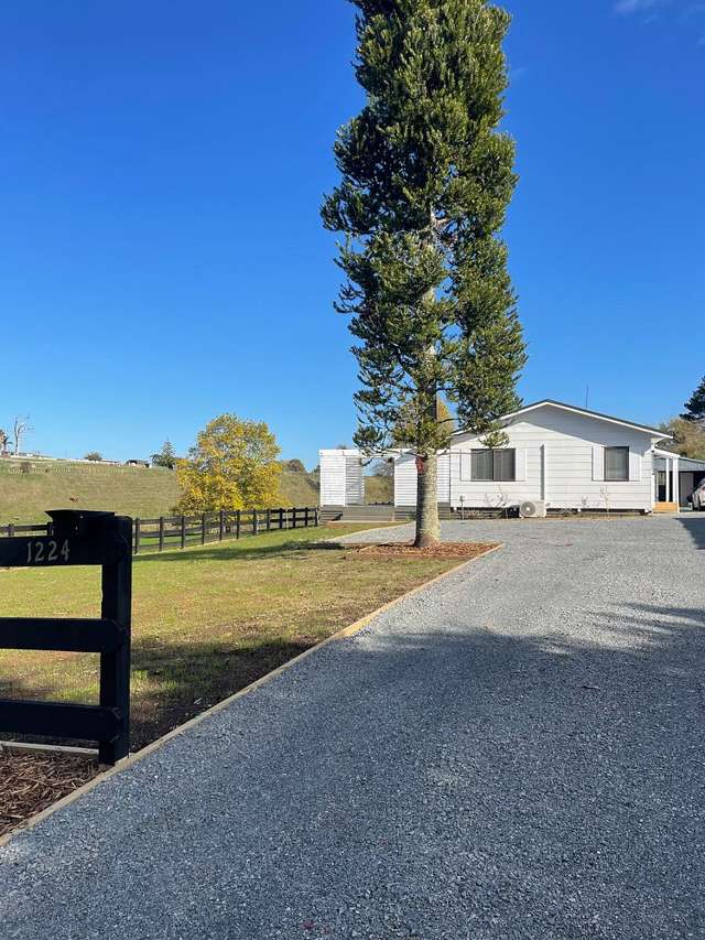Newly renovated cottage with rural views