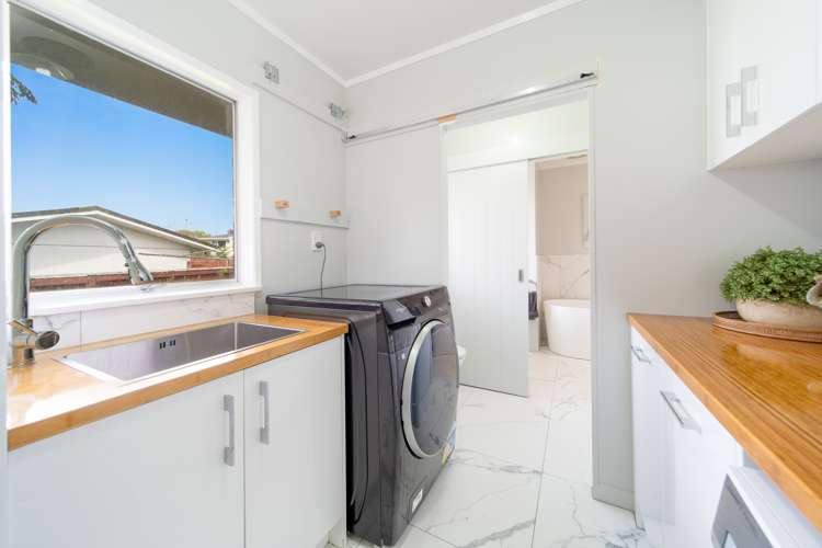 16 Sierra Avenue Kamo_11