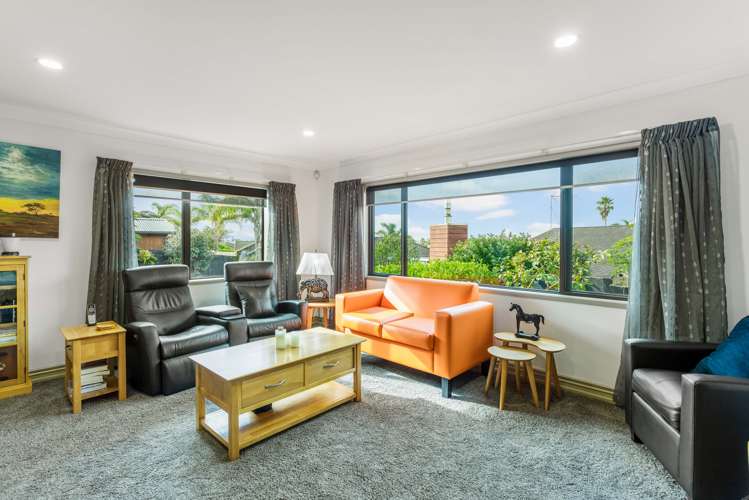 53 Chesterfield Way Orewa_5