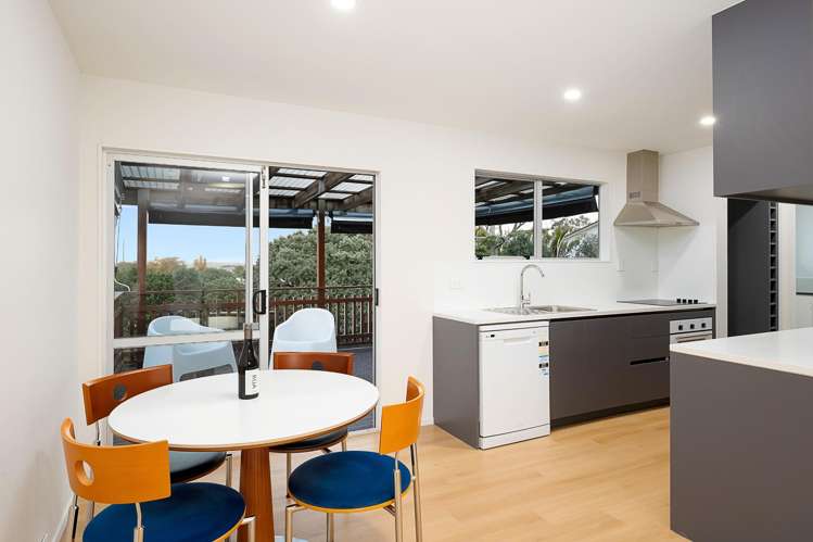 12 Raelene Place Massey_17