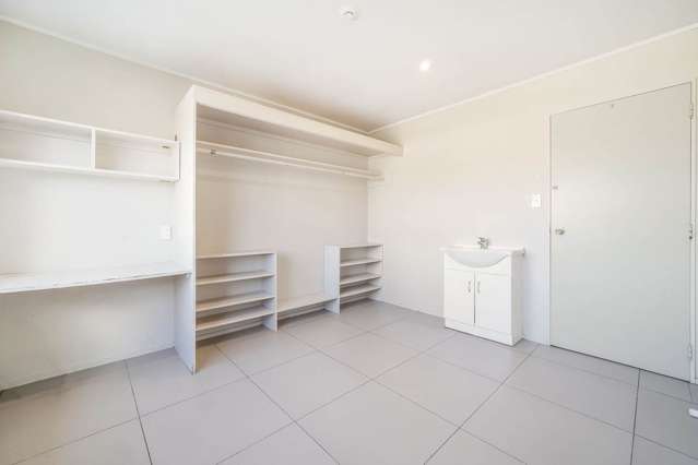Room 1/7B James Street Mangere East_1