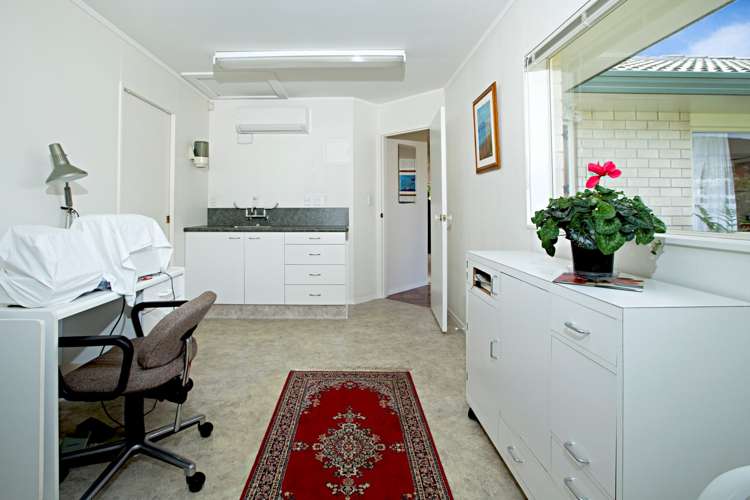 16 Ambleside Drive Northpark_10