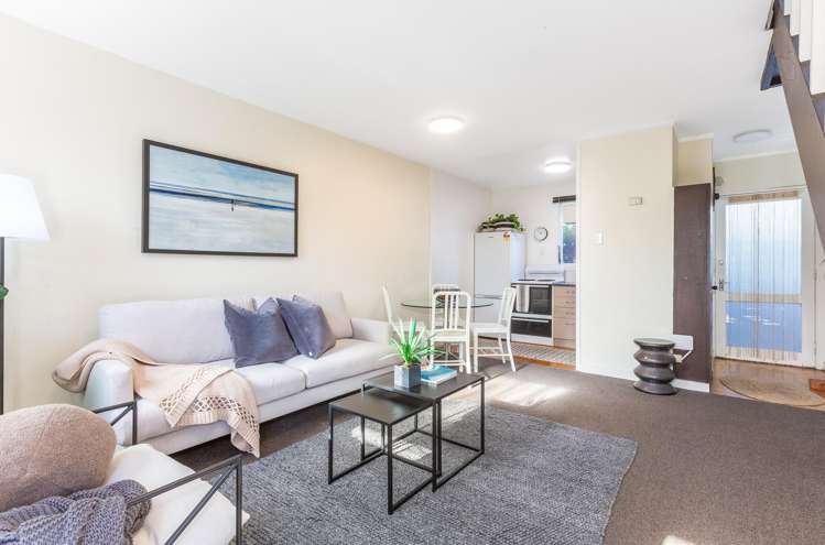 64/46 Hiropi Street Newtown_11