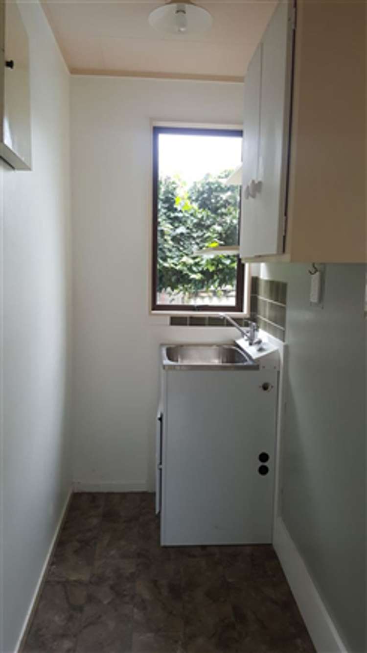 2/80 Sylvan Crescent Te Atatu South_9