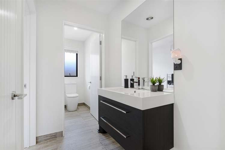 69 Southfield Drive Lincoln_24