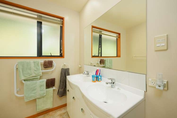 22a Kotuku Road South Bay_28