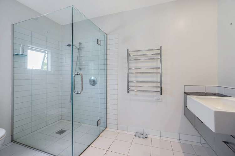 2/92 Ocean View Road Northcote_12