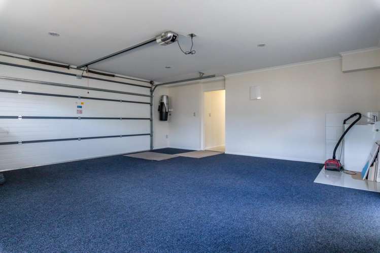 9 Netherlands Avenue Kelston_18