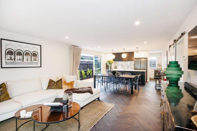 6 Solitude Crescent Kelvin Grove_9