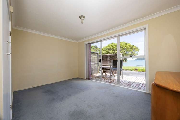 13 Foster Avenue Huia_13