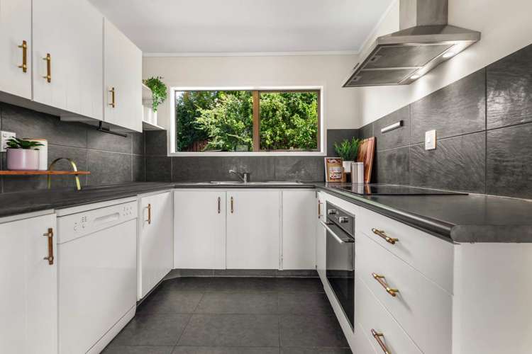 1/135 Oaktree Avenue Browns Bay_10