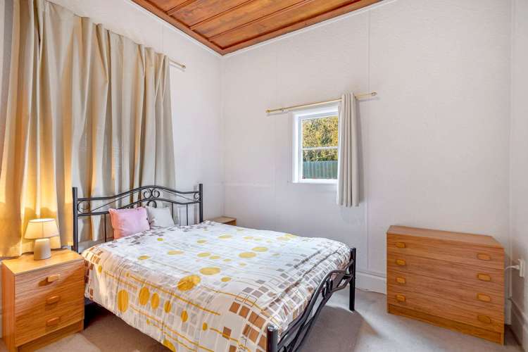 127 Linton Street West End_15