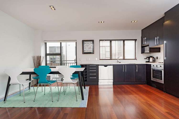 2/34 Ireland Street_3