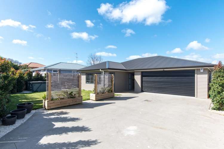 8a Coral Crescent Panmure_23